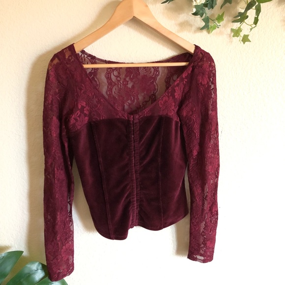 Tops - Velvet lace top Size S